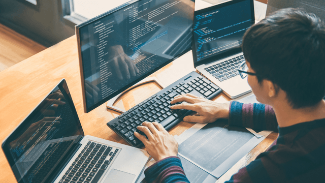 Building Online Success: Why Hiring a Freelance Web Developer Is a Smart Move
